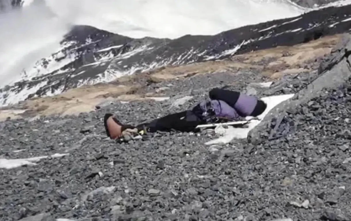Sleeping Beauty Mount Everest Photos: What Climbers Have Seen